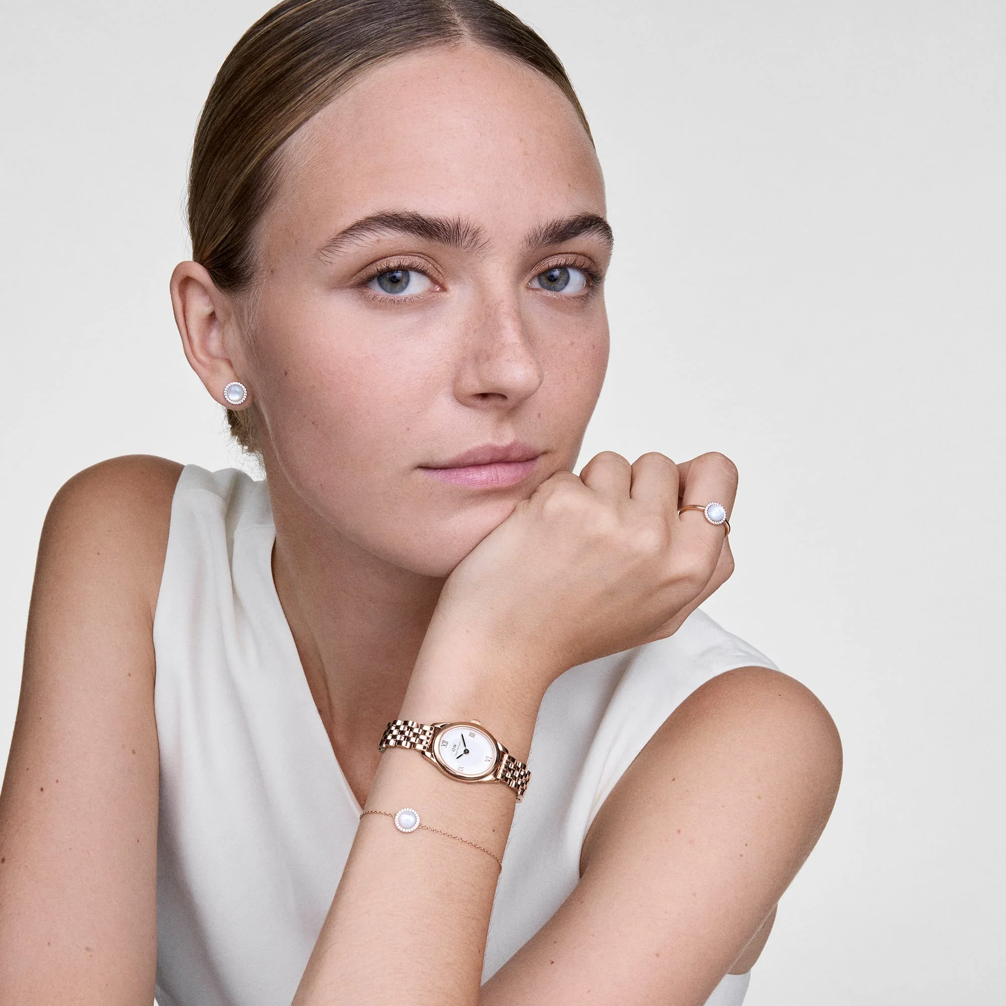 Audrey Ring  Mother of Pearl Rose Gold - Image 2