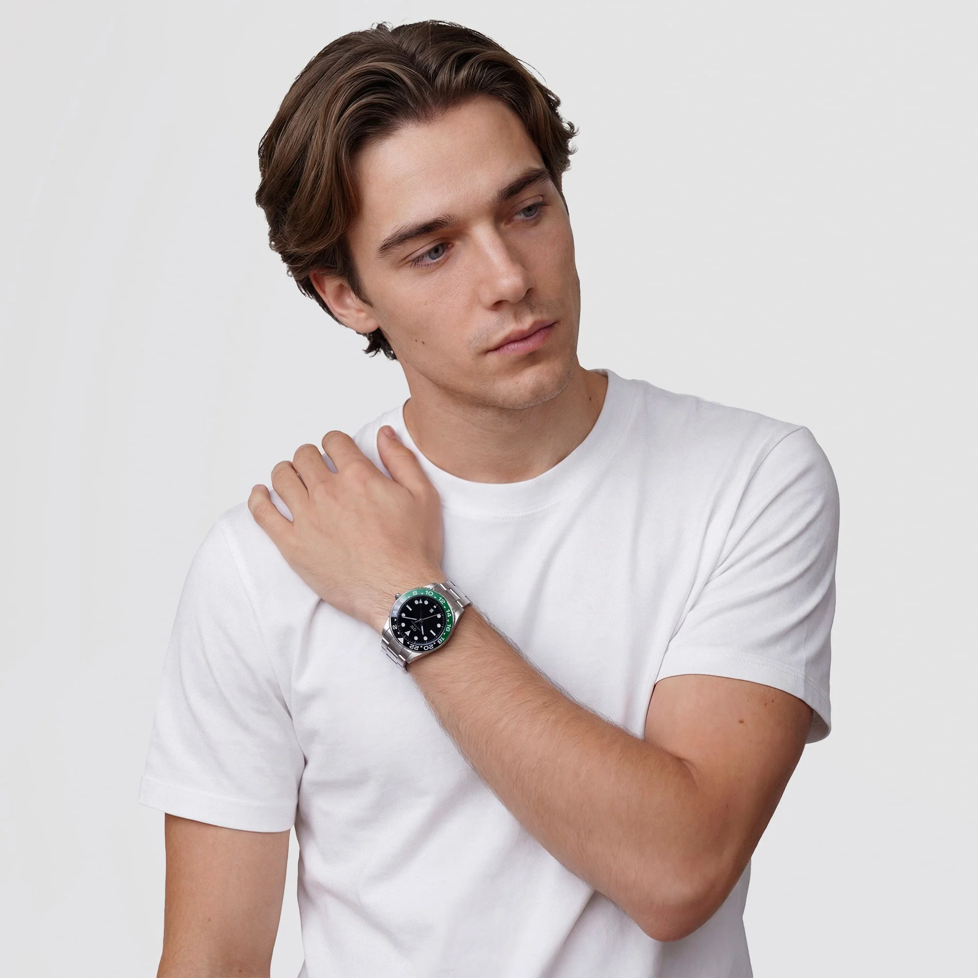 Iconic GMT Link Black Green Ceramic Bezel Silver - Image 2